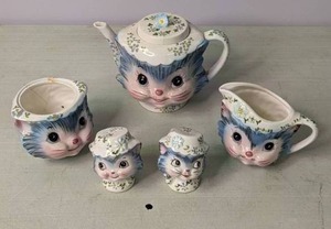 lot 251 image: Rare Vintage Lefton Miss Priss Cat Teapot, Creamer, Sugar Bowl, S&P Shakers