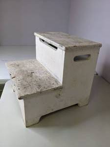 lot 209 image: Step Stool with Storage