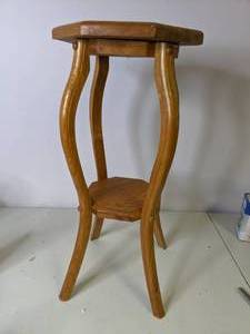 lot 228 image: Oak Plant Stand with Curved Legs