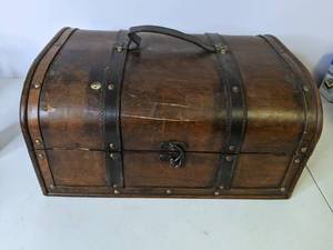 lot 230 image: Latching Wood Case with Curved Top