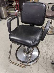 lot 201 image: Hydraulic Salon Styling Chair