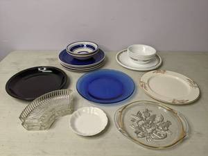 lot 268 image: Vintage Glass Plates & Bowls