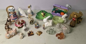lot 266 image: Lot of Figurines and Curios