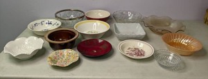 lot 267 image: (14) Glass Bowls Mostly Vintage