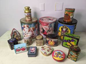 lot 256 image: (16) Decorative Tins Some Vintage