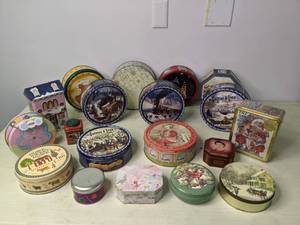 lot 257 image: Lot of Cookie Tins