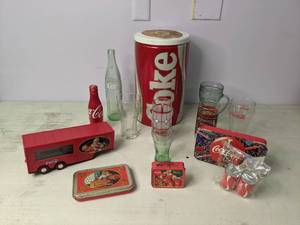 lot 261 image: Coca-Cola Memorabilia