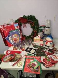 lot 280 image: Christmas Decor Wreath, Ornaments, Cookie Jar, etc.