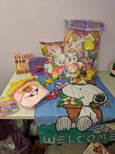 lot 282 image: Indoor & Outdoor Easter Decor