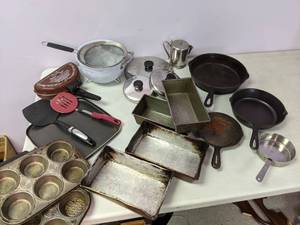 lot 286 image: Cast Iron Skillets & Misc. Pots and Pans