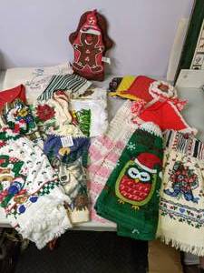 lot 126 image: Vintage Handmade Days of the Week Towels, Pot Holders, etc.