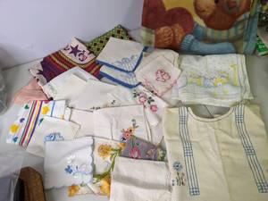 lot 134 image: Vintage Hankies, Baby Blankets, Clothing