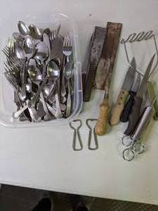 lot 136 image: Silverware & Kitchen Accessories