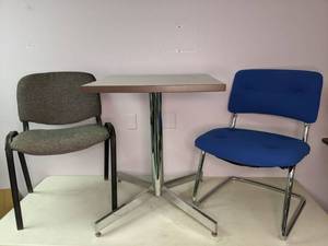 lot 329 image: Modern Chrome Table & Chairs