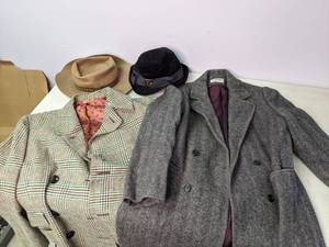lot 298 image: Womens Lined Tweed Jackets & Hats