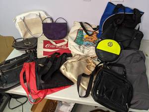 lot 299 image: Lot of Bags and Purses
