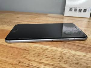 lot 14 image: Apple iPhone 6 S Plus 32GB Smart Phone Verizon